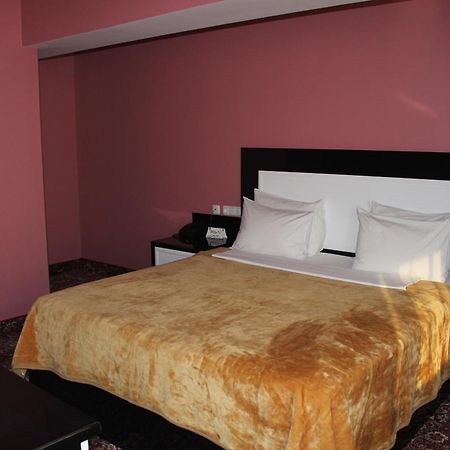 Erebuni Hotel Yerevan Room photo