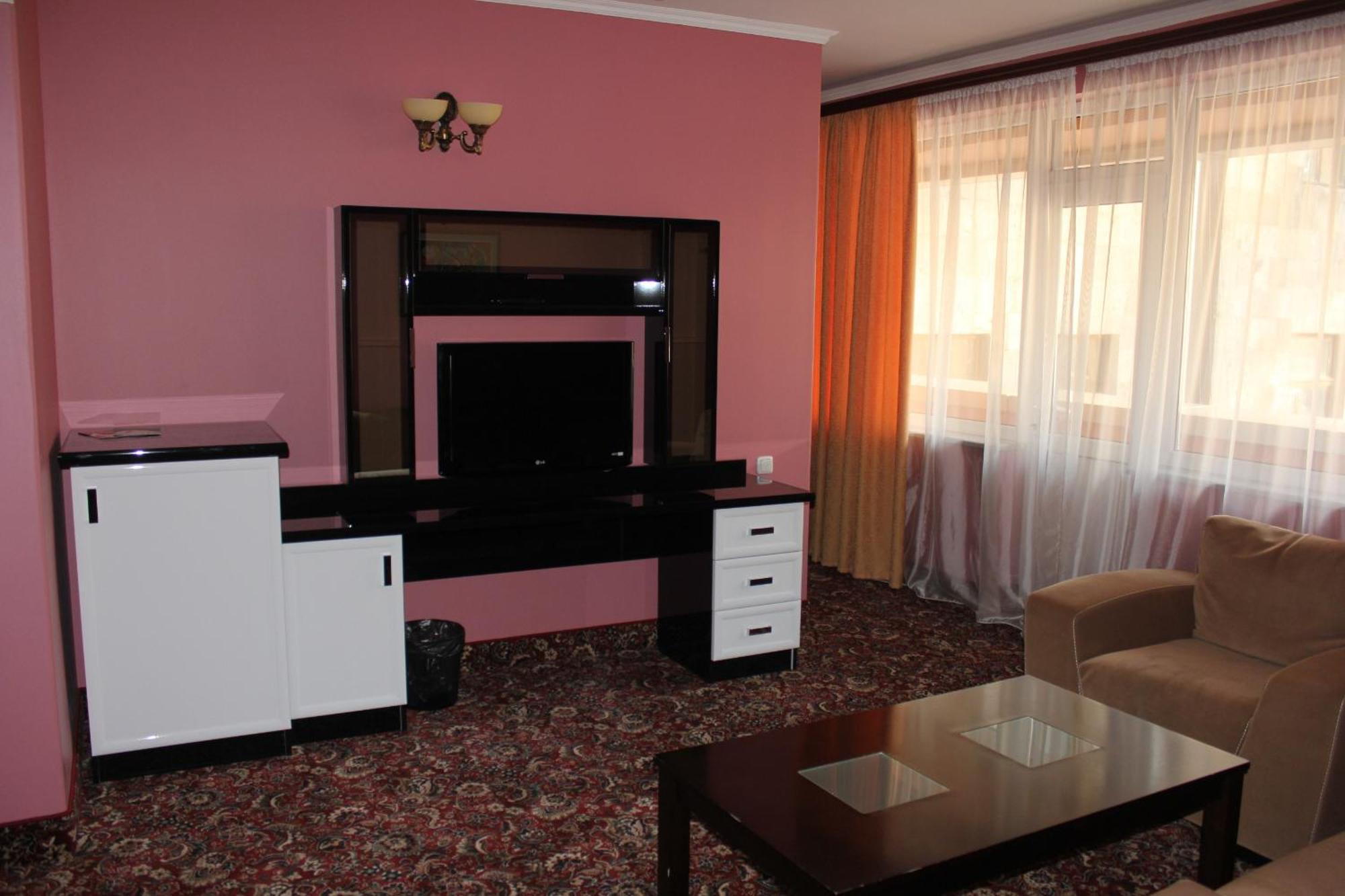 Erebuni Hotel Yerevan Room photo