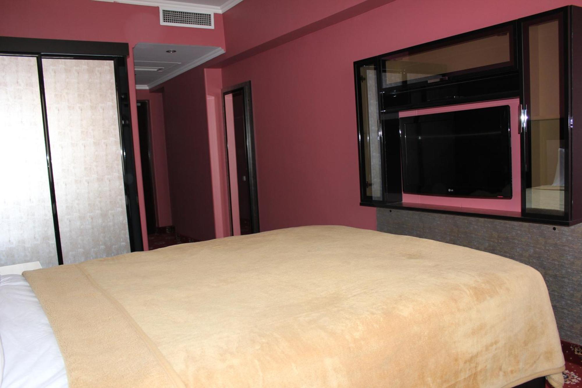 Erebuni Hotel Yerevan Room photo